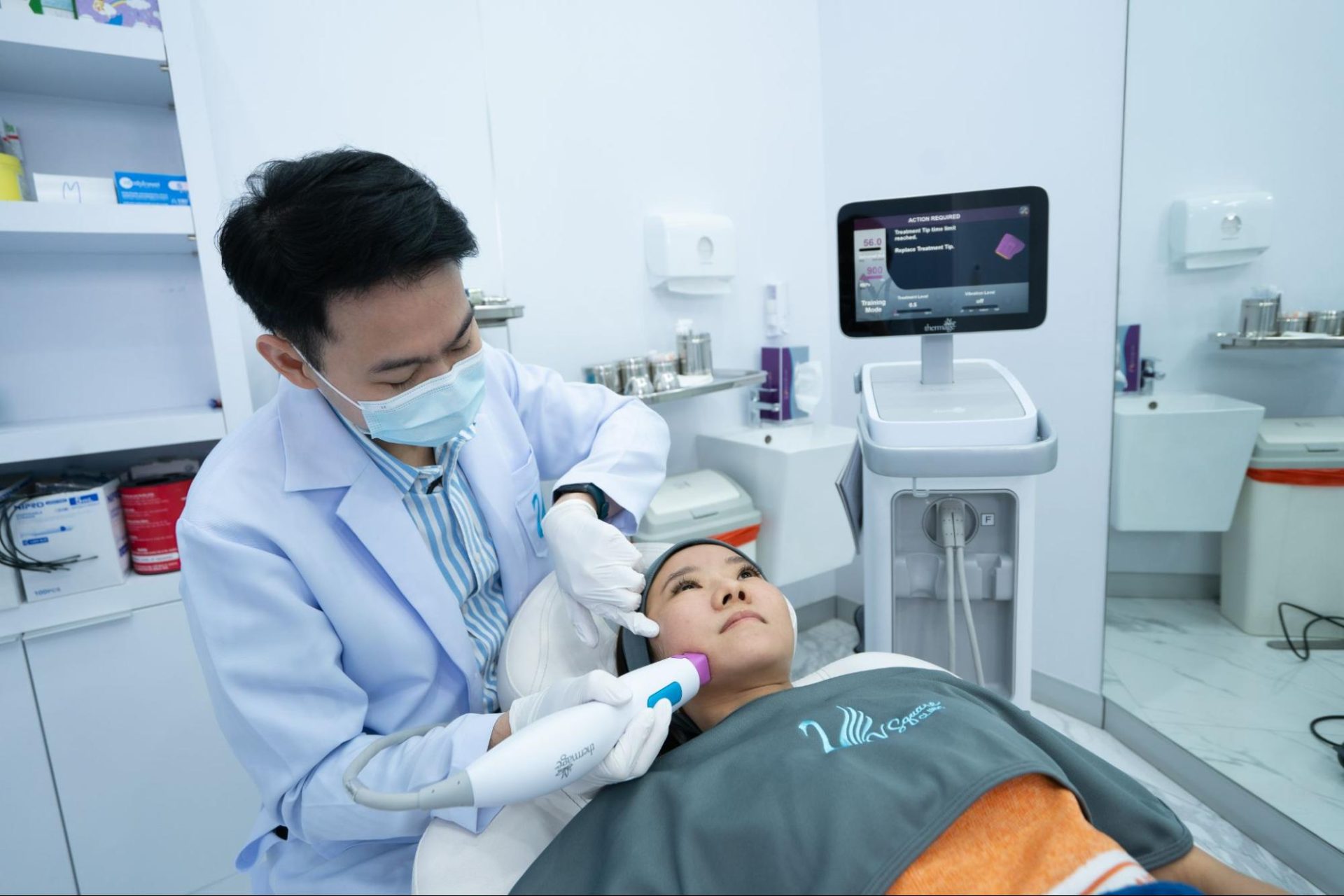 thermage ที่ไหนดี โดย หมอ นพ.พีรพล สุทธิภาศิลป์